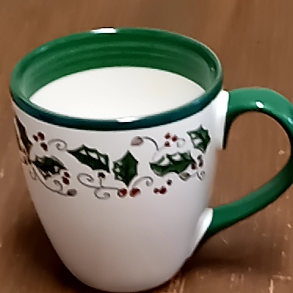 Vintage Holly Holiday Christmas Mug - Picture 1 of 2